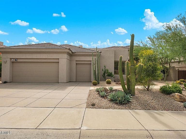 6979 E MIGHTY SAGUARO Way photo 1