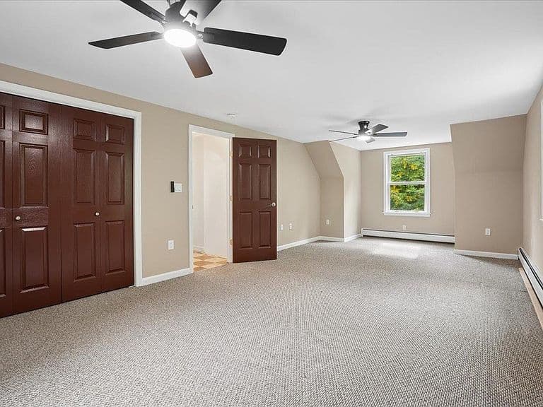 262 Collins Road photo 2