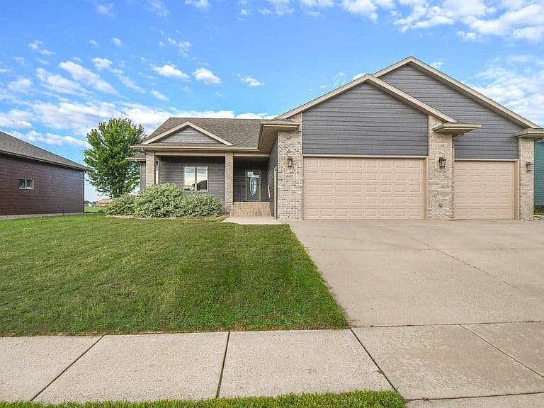 601 Emmett Trl photo 1