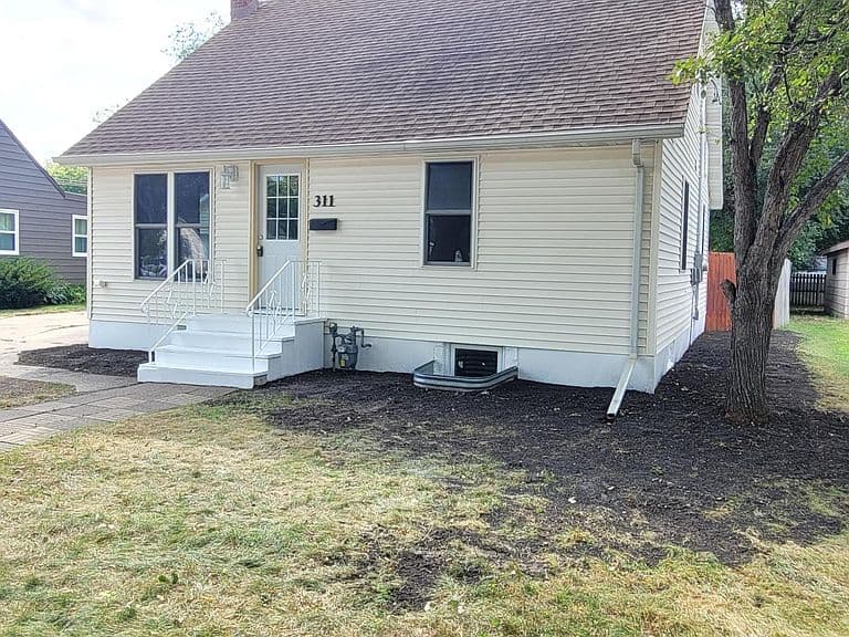311 14th St N photo 3
