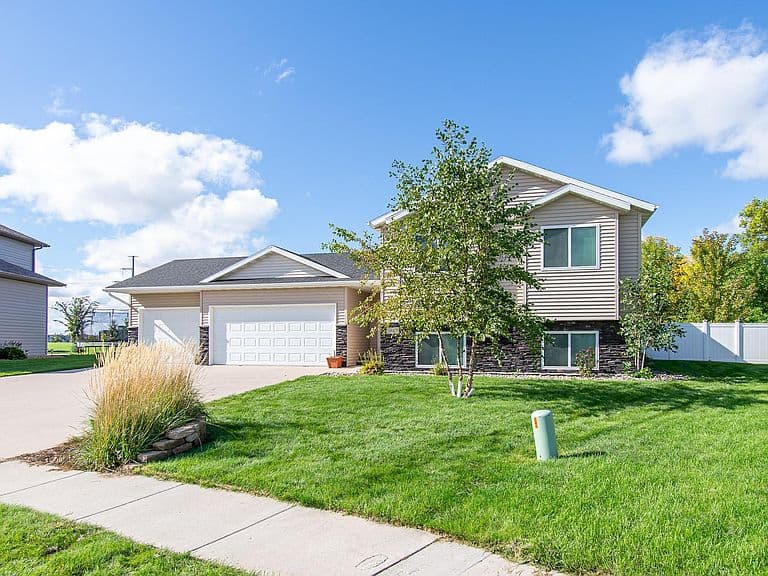 5883 Autumn Dr S photo 3