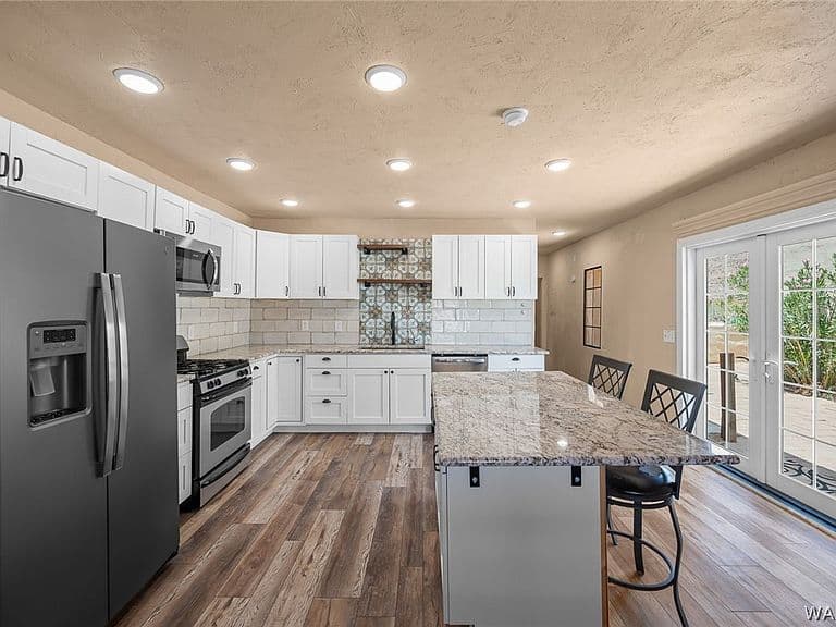 6309 N Laguna Road photo 3