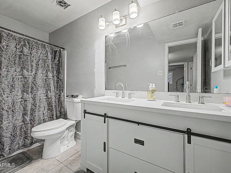 6736 W VERMONT Avenue photo 2