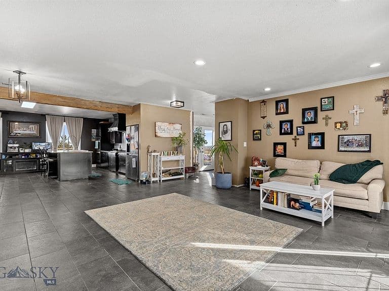 4901 Country View Dr photo 2