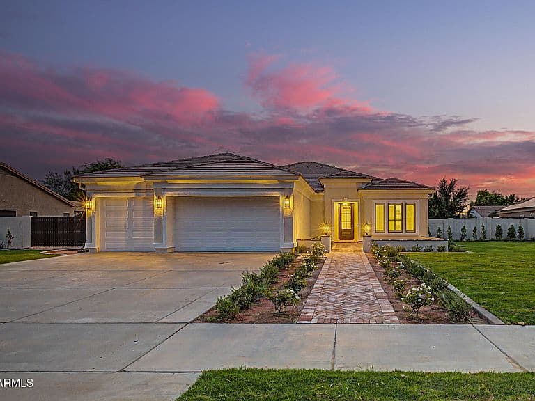 20826 S HADRIAN Way photo 1