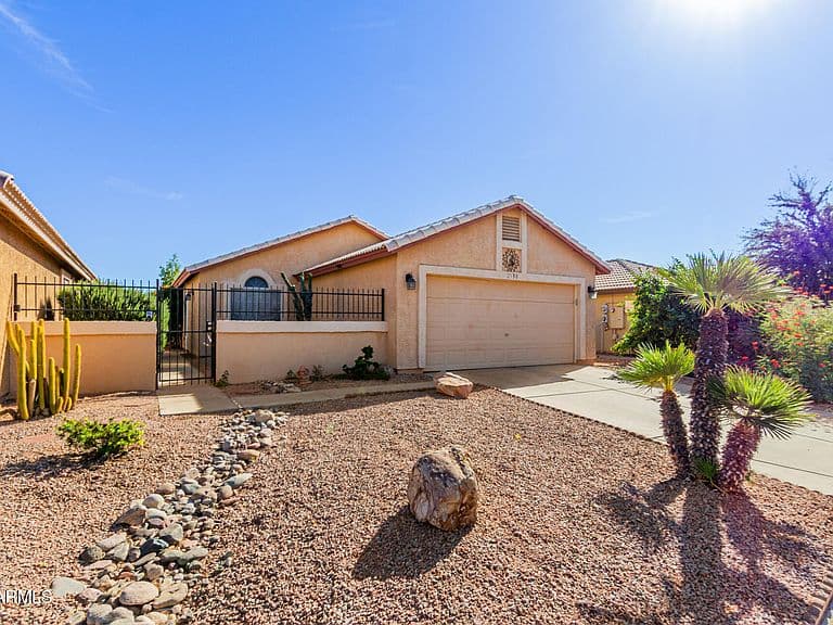 2130 N SWEETWATER Drive photo 1