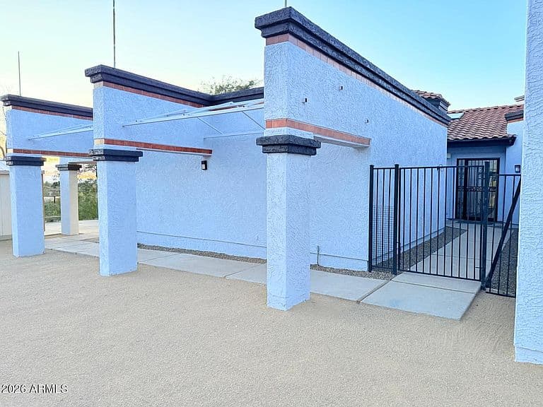 2311 E EUCLID Avenue photo 5
