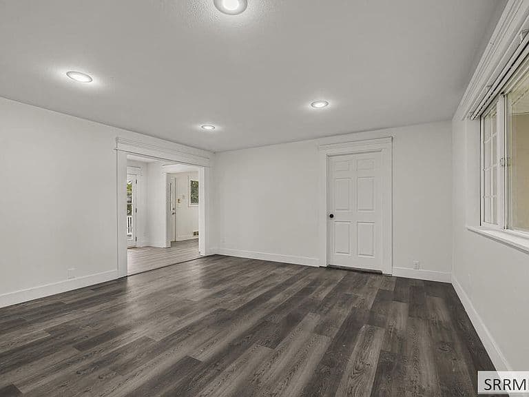 273 Brent Way photo 5