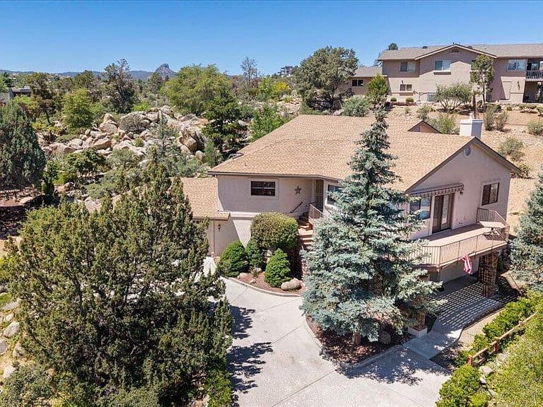 2240 Mission Way photo 2