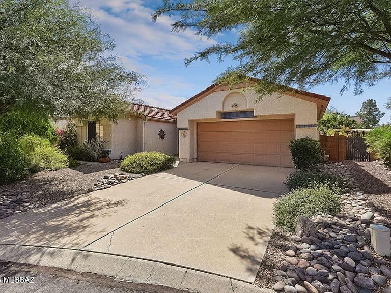651 W Kidd Pl photo 1