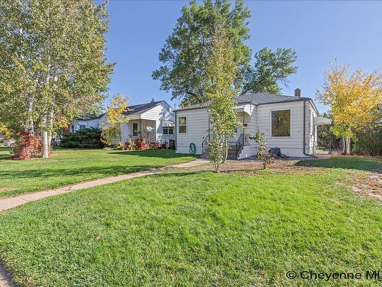 3411 Dillon Ave photo 2