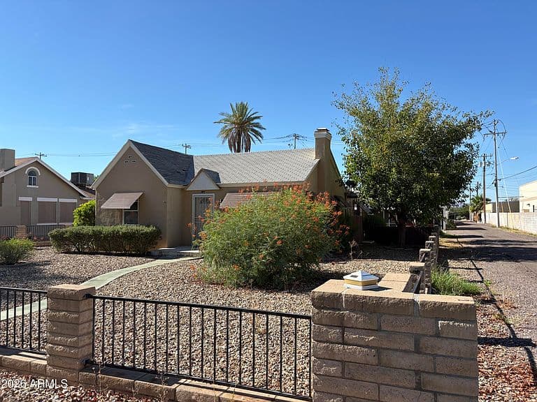 1617 E EARLL Drive photo 3