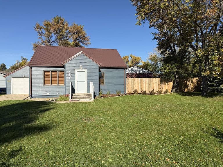 400 Lincoln Ave photo 3