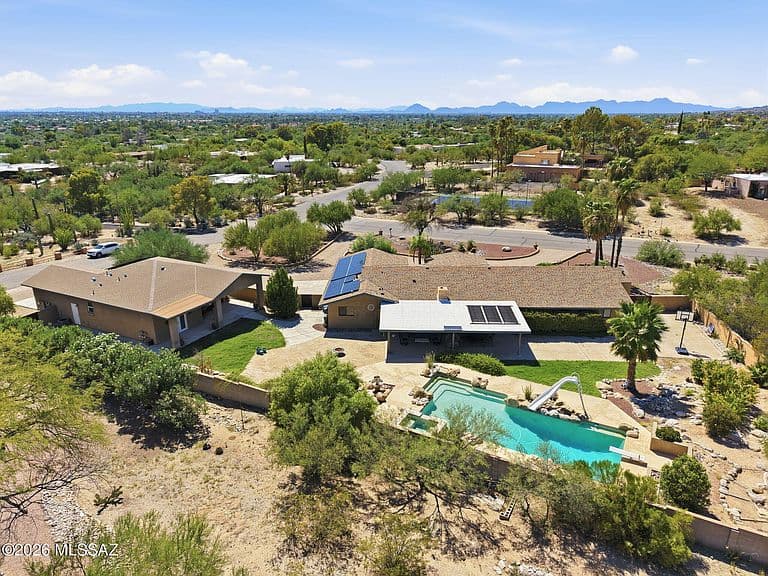 3560 N Pantano Rd photo 1