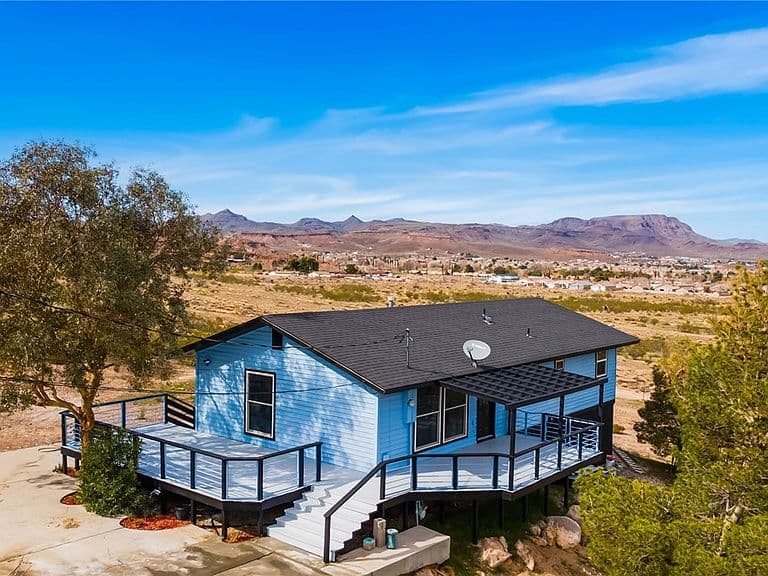 1503 Sunset Boulevard photo 2