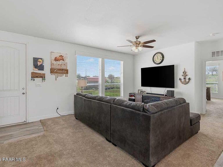 2380 N Cherokee Dr photo 4