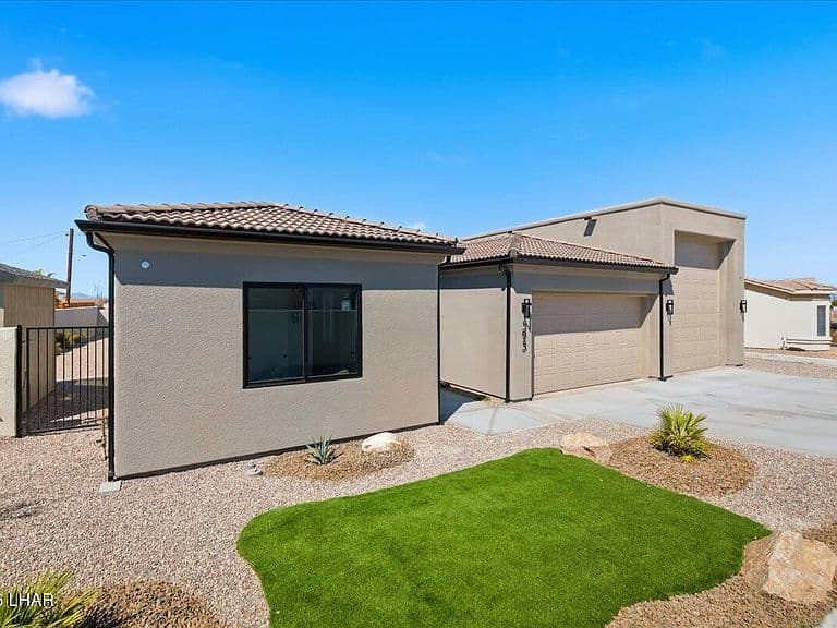 595 Manzanita Dr photo 5