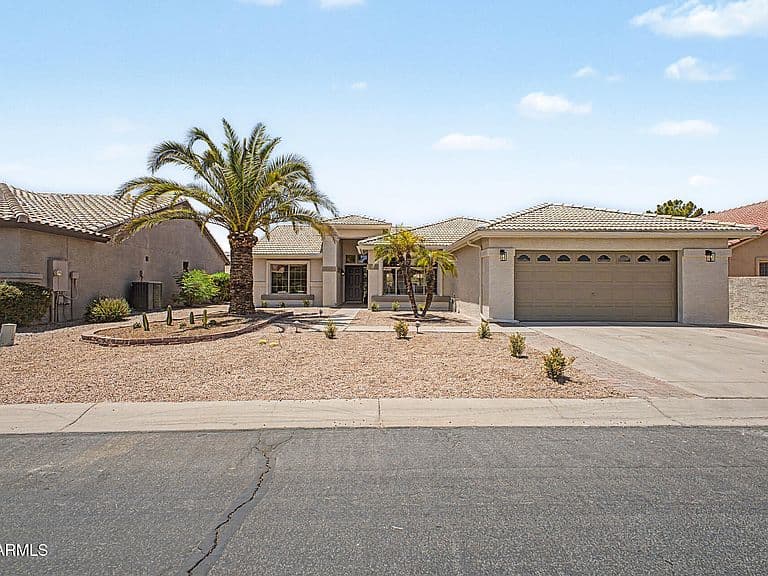 9043 E Coopers Hawk Drive photo 2