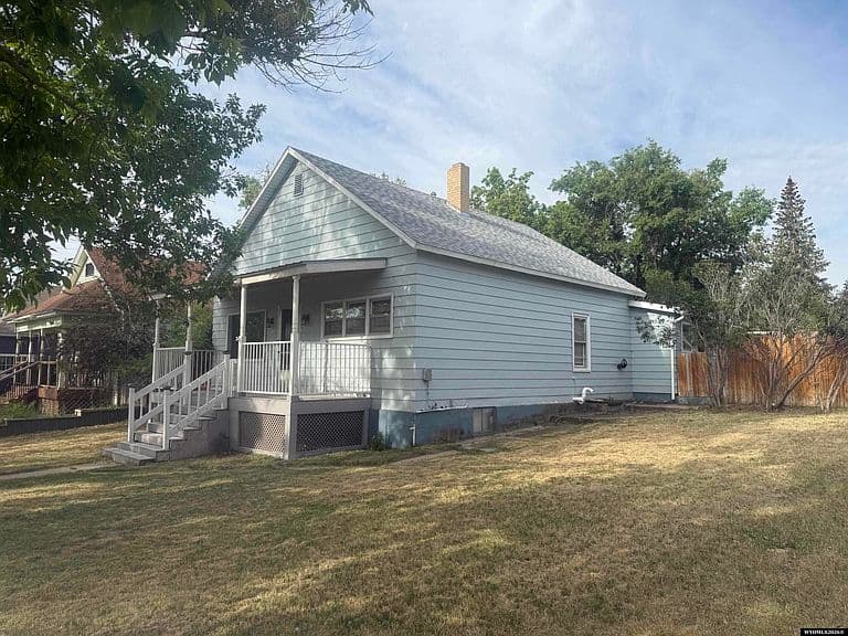 620 5th St photo 1