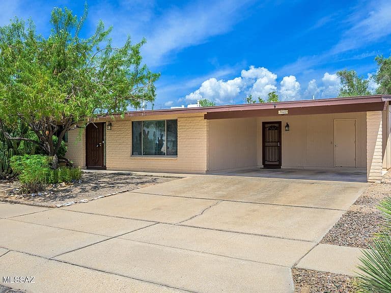 9541 E Calle Eunice photo 2