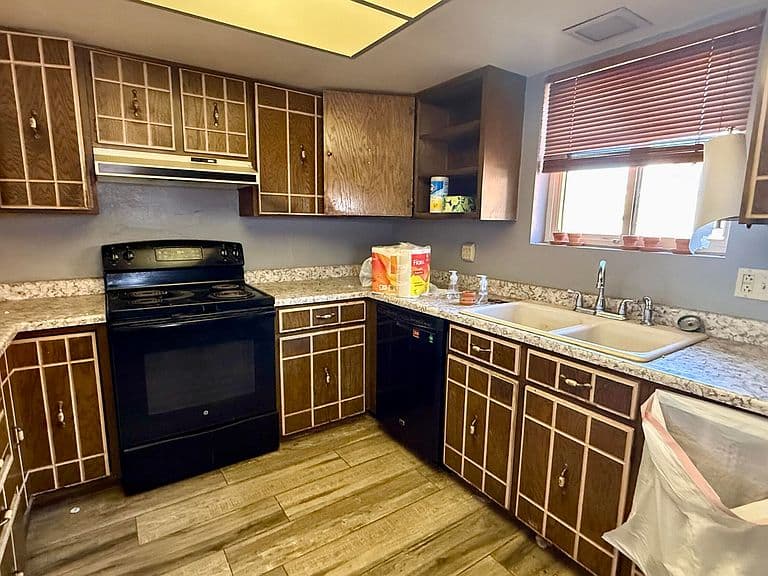 610 E VIA ELENA Street photo 4