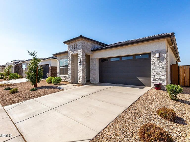 40820 W HILLMAN Drive photo 2