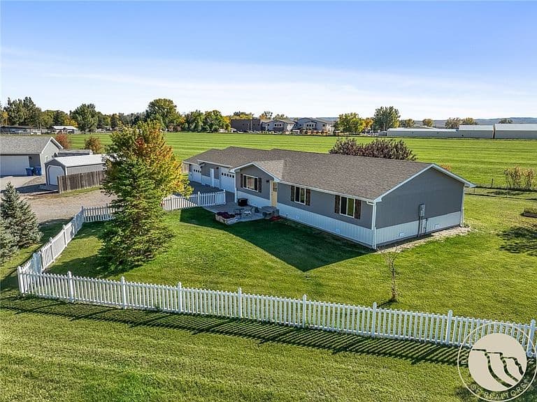 2460 Kens Cir photo 1