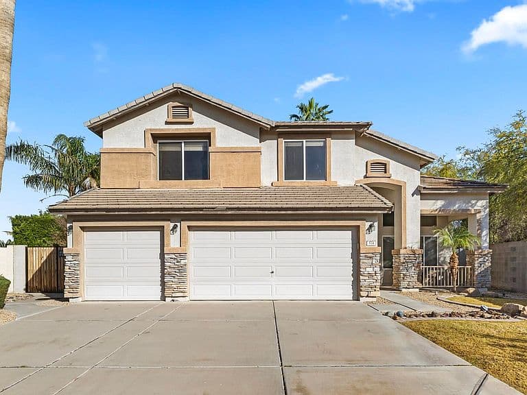 574 W Weatherby Pl photo 1