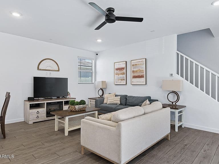 18178 W RAVEN Road photo 4
