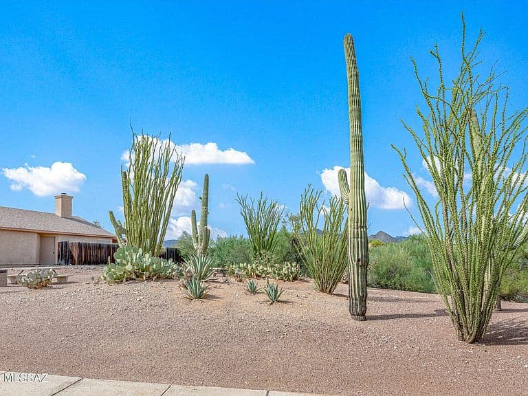 1617 N Saddlewood Ranch Dr photo 2