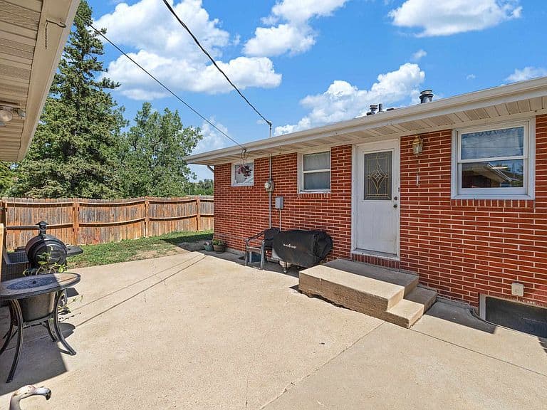 220 E Meade St photo 5