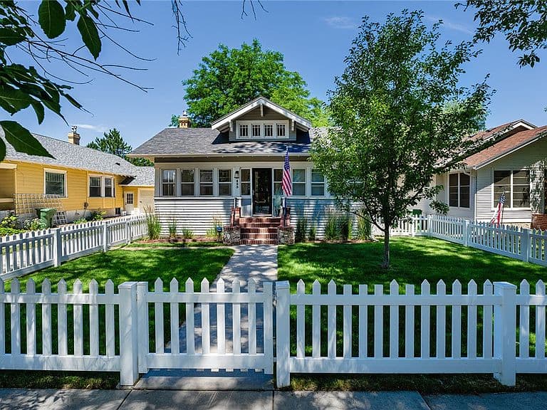 425 Clark Ave photo 1