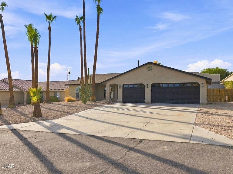 3419 Hassayampa Dr photo 1
