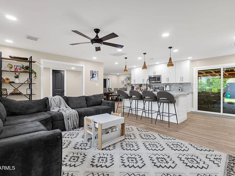 1237 E RIVIERA Drive photo 5