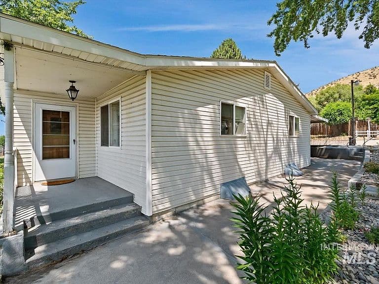 5810 W Hill Rd photo 4