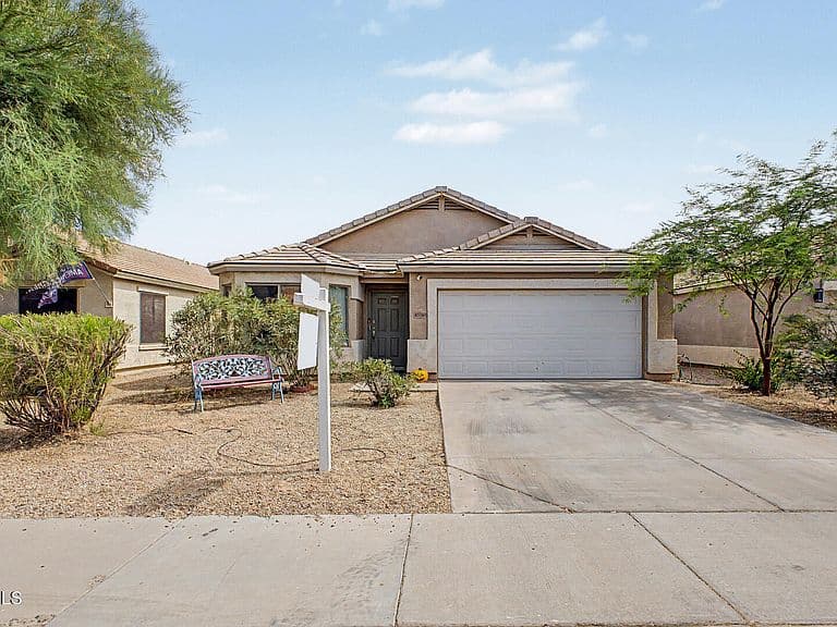45763 W DIRK Street photo 2