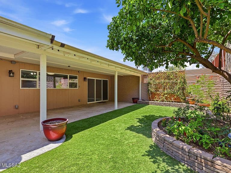 2130 N Calle De Vida photo 1