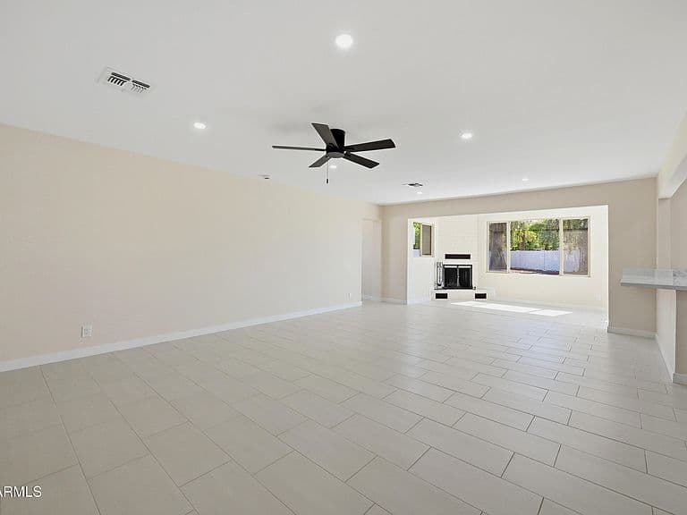 1325 E AVALON Drive photo 4