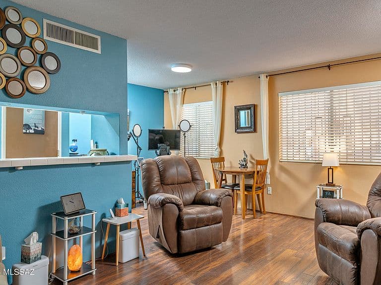 6718 E Calle La Paz Unit C photo 4