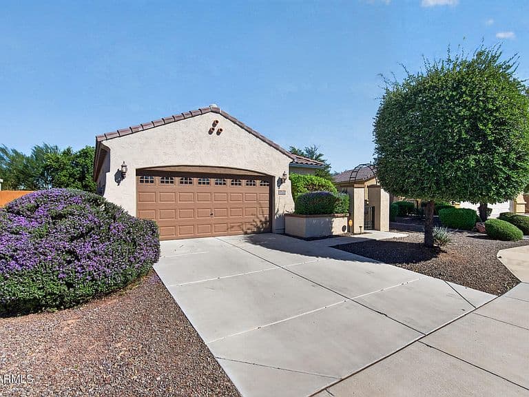 26066 W TONTO Lane photo 4