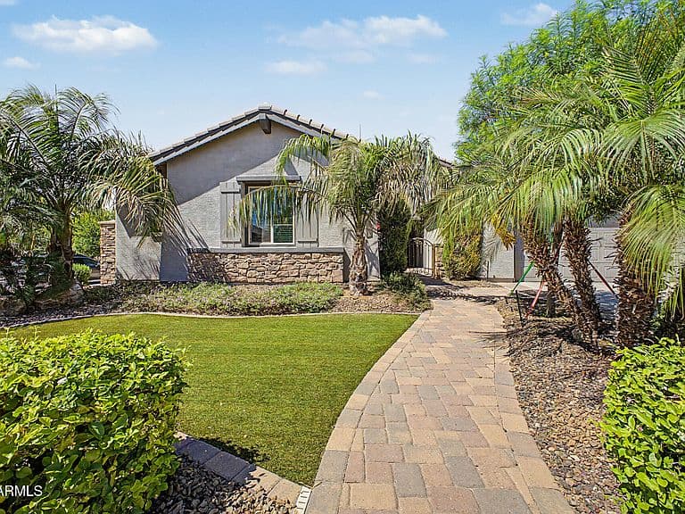 2442 E PLUM Street photo 3