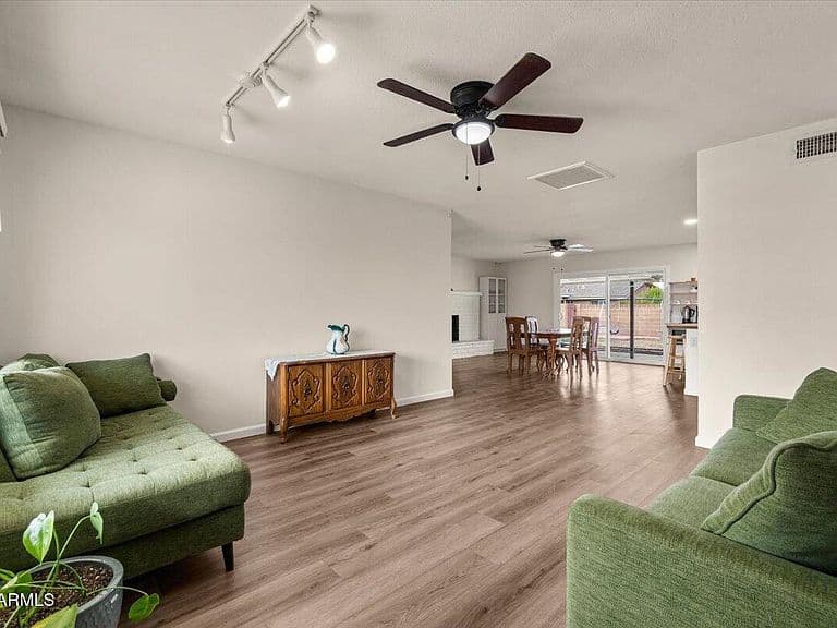 2612 S JUNIPER Street photo 4