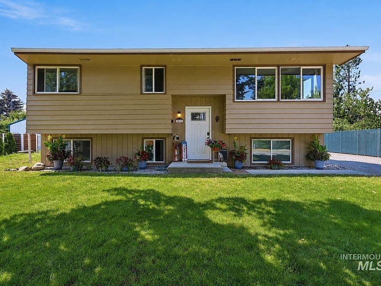 2813 N Francis St photo 1