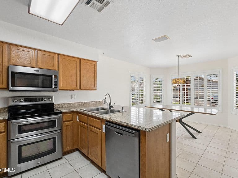 11058 W SIERRA PINTA Drive photo 4