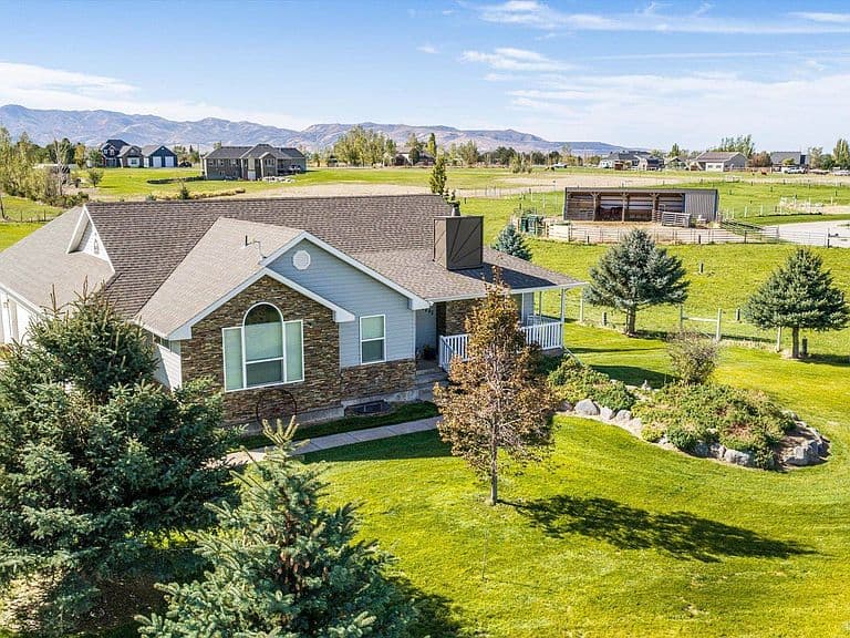 10895 Deerridge Dr photo 2