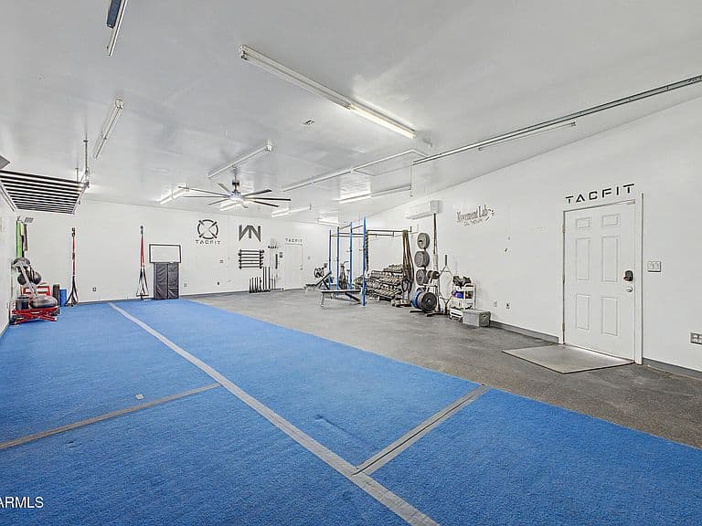 321 W MESQUITE Street photo 4