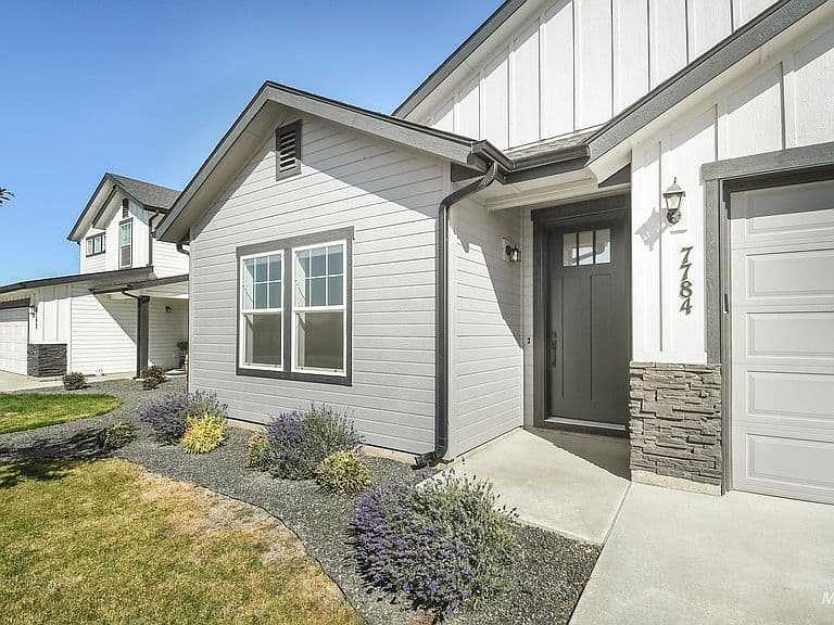 7784 E Monmouth Way photo 3