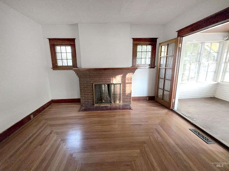 428 2nd Ave N photo 3