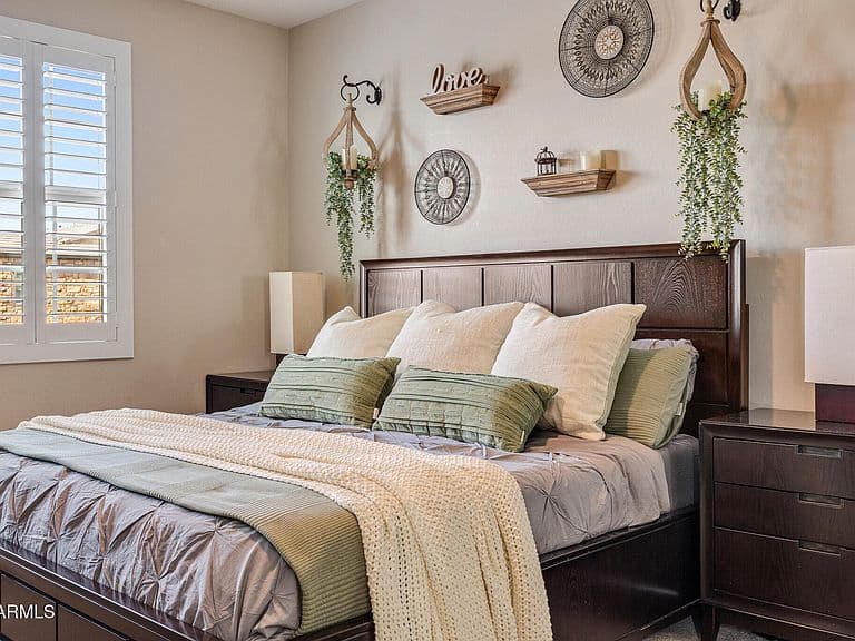 2754 S Harmony Ave photo 4