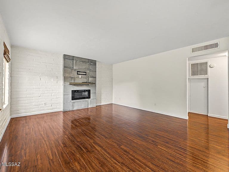 6609 E Calle Alegria Unit A photo 4